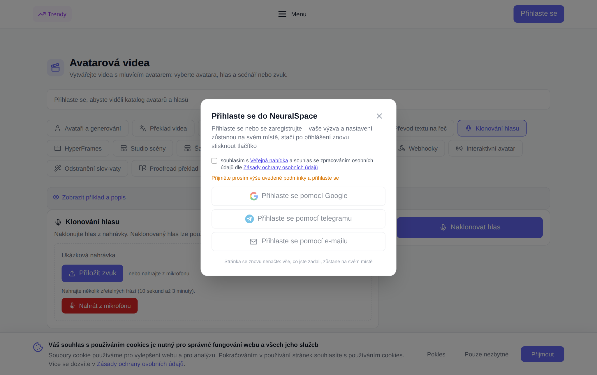 Sekce „Video avataři“ NeuralSpace, karta „Klonování hlasu“: načtení vzorku nahrávky a záznam z mikrofonu, pole názvu hlasu, nápověda k jazyku, zaškrtávací políčko odstranění šumu, cena v tokenech a tlačítko „Klonovat hlas“, níže je seznam „Moje hlasové klony“